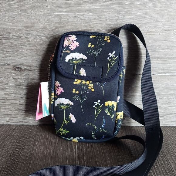 Your Everybag Handbags - NEW Your Everybag Floral Phone Crossbody Bag